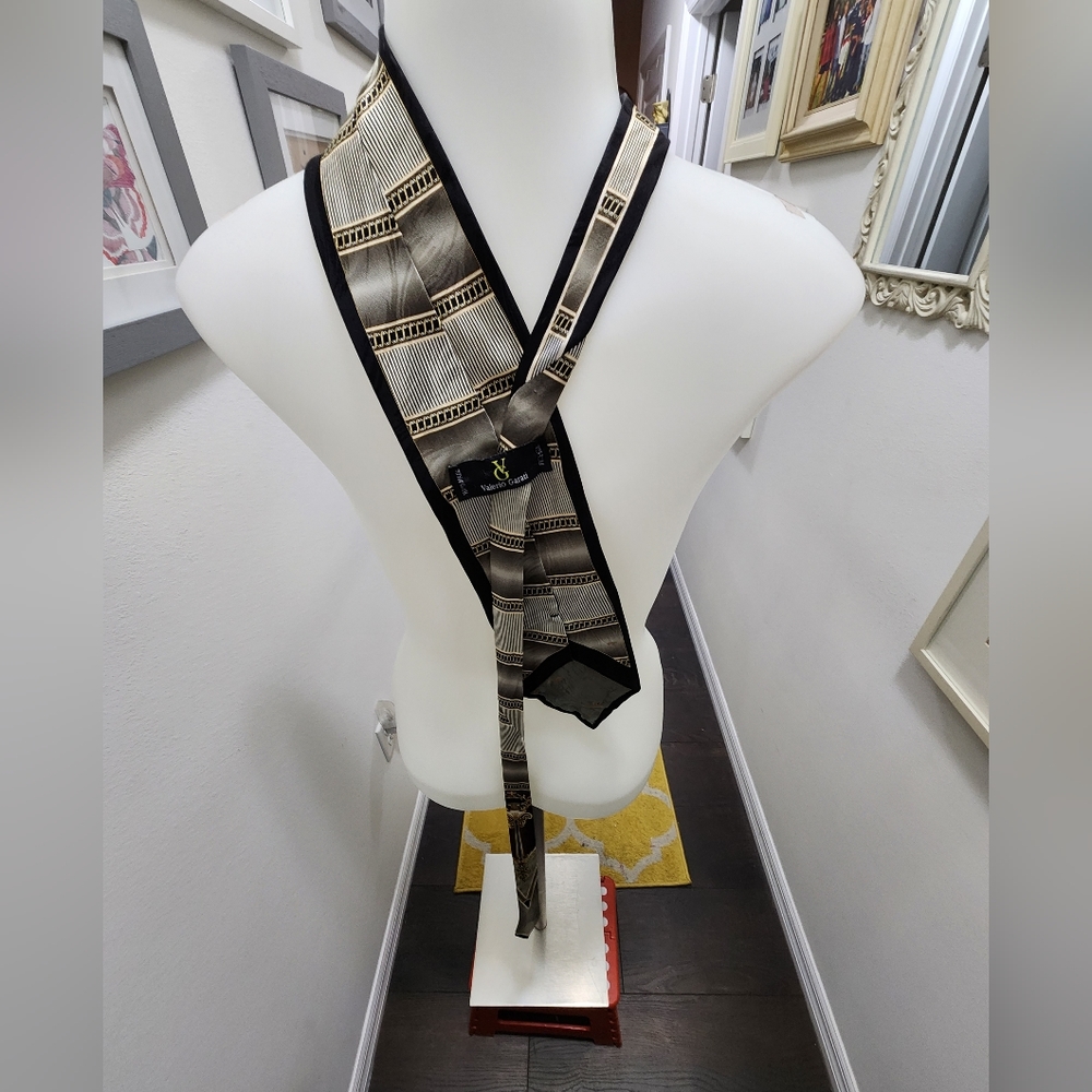 Tie